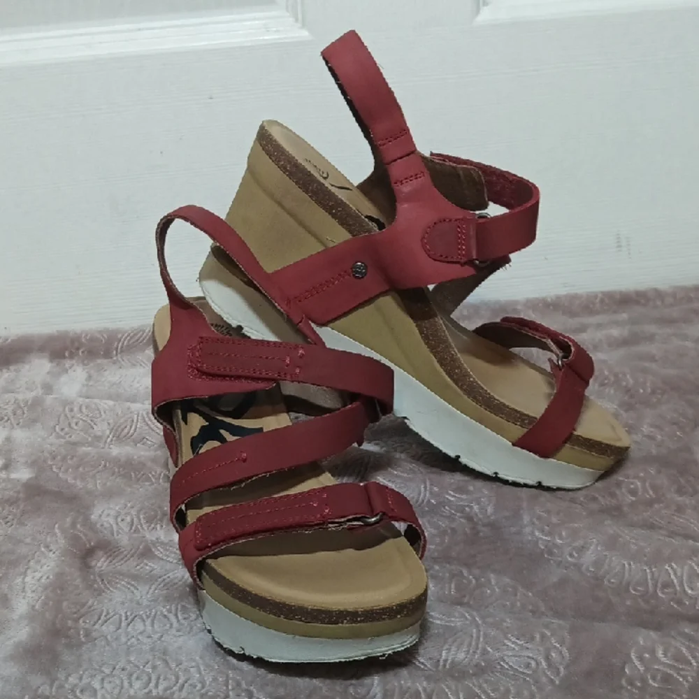 OTBT Burgundy Strappy Sandals - Picture 8 of 9